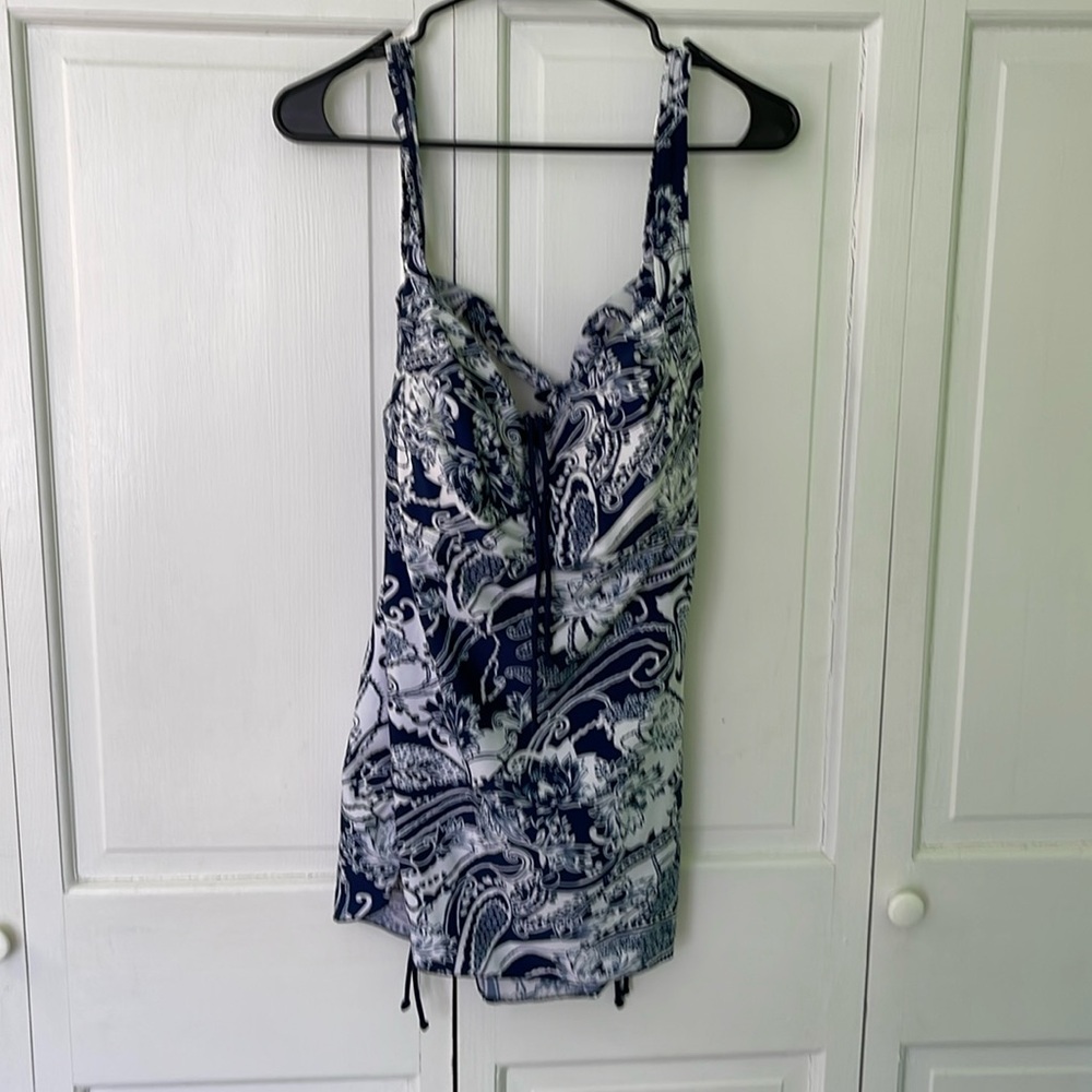 Septangle Swim Tankini Top. NWOT